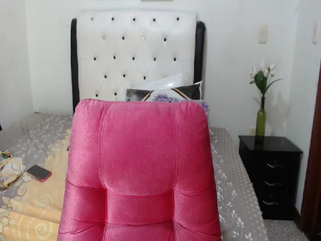 Live sex webcam photo for sheila_hot #257972313