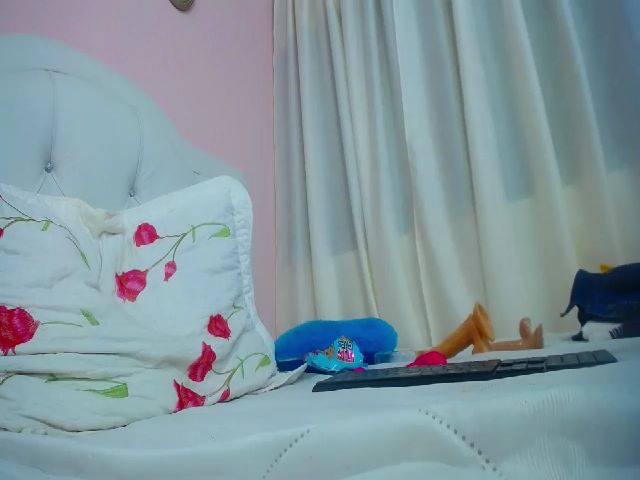 Live sex webcam photo for Petite_camila #287864583