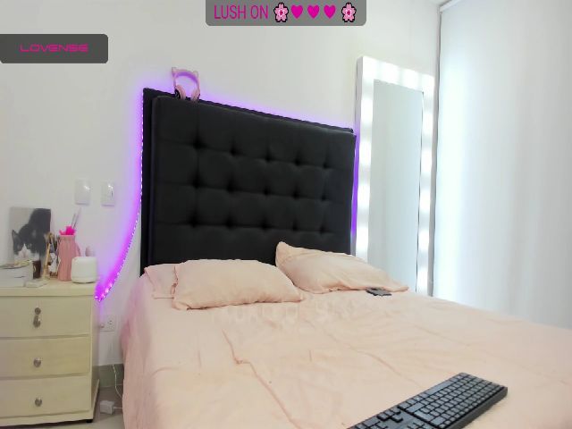Live sex webcam photo for Kokoro_9 #256743680