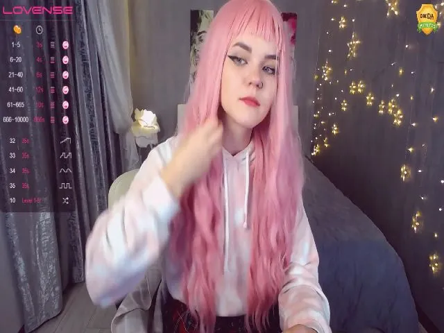 Live sex webcam photo for KerryBlair #254450346