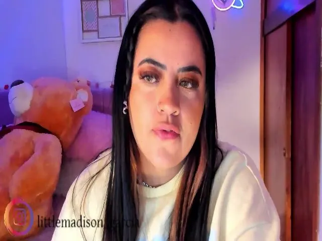 Live sex webcam photo for Madison_se #256091319