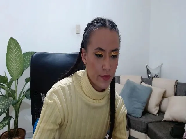 Live sex webcam photo for Avaa22_ #254696294