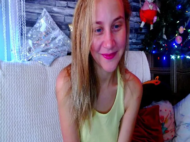 Live sex webcam photo for KitnisEverdin #252379190