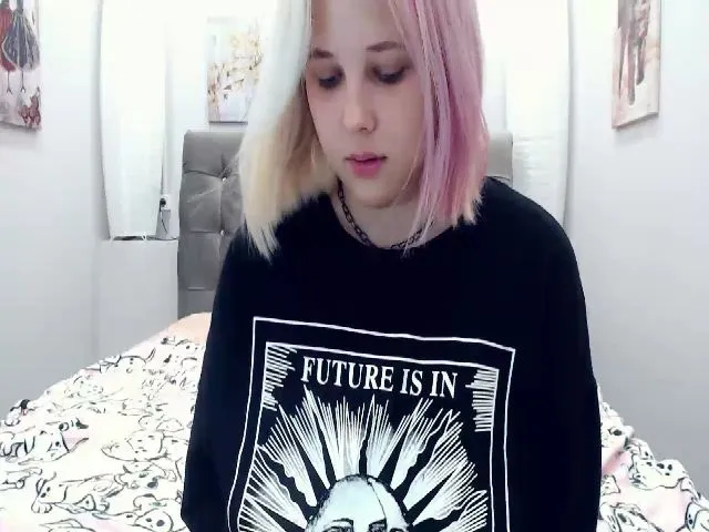 Live sex webcam photo for Helokit #255615735