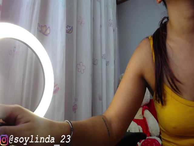 Live sex webcam photo for Lindasex23 #261924964