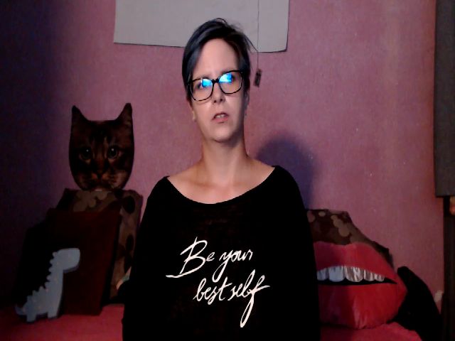 Live sex webcam photo for IamMiky #252316238