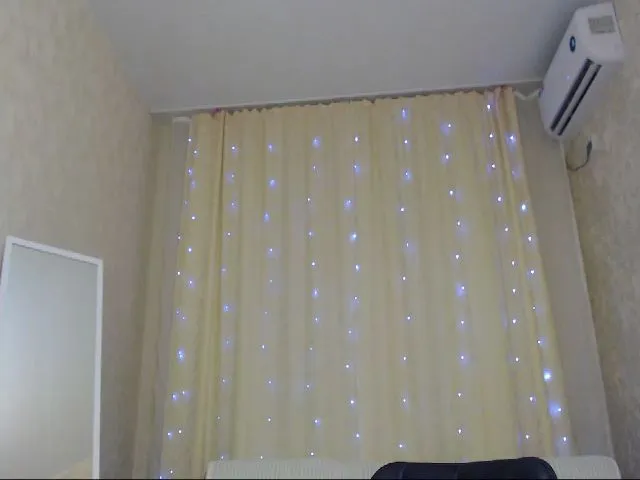 Live sex webcam photo for Mint_Cheeks #253917472