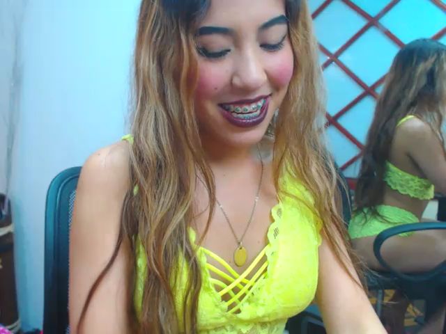 Live sex webcam photo for KellyJhons #263919393