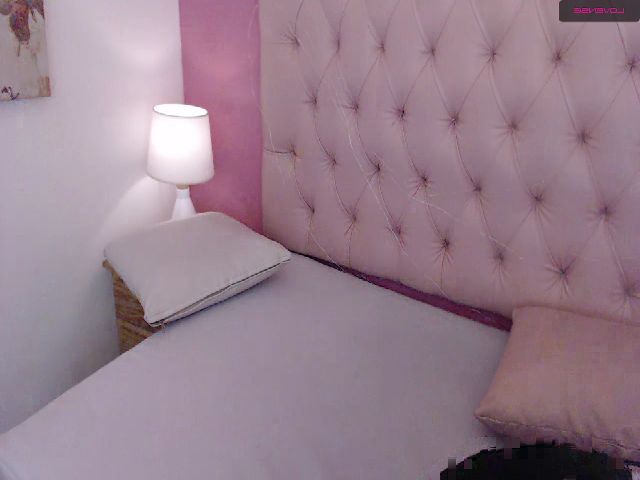 Live sex webcam photo for Keyra_R #253868895