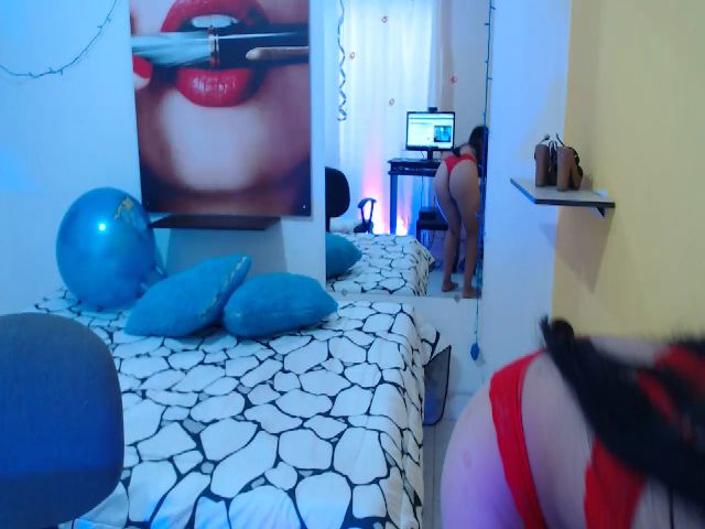 Live sex webcam photo for Naomiikiss #254577207