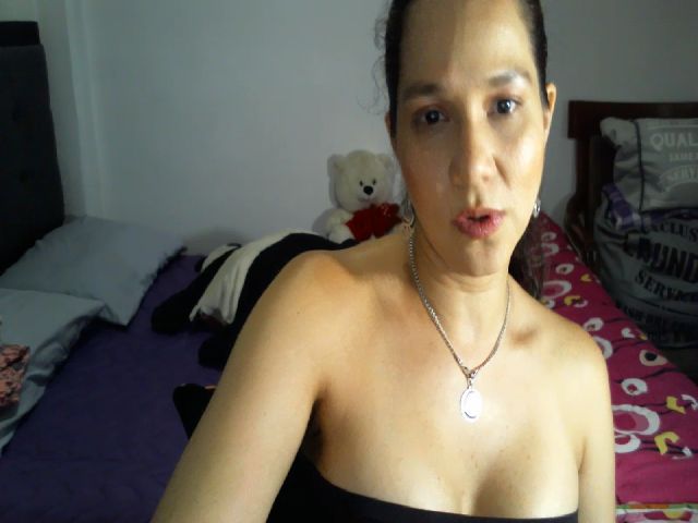 Live sex webcam photo for Sofiahenao #252382137