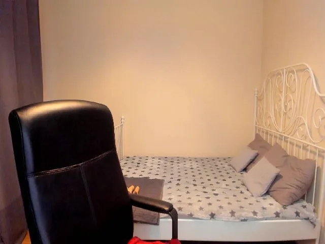 Live sex webcam photo for A11yson #254331600