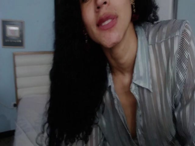 Live sex webcam photo for Jade_lee88 #261465066