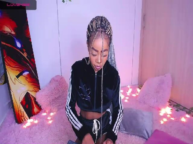 Live sex webcam photo for Aria_brown_ #258283742