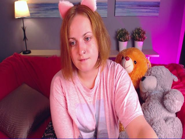 Live sex webcam photo for AliceCutePerv #261315202