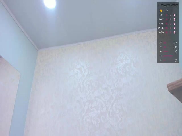 Live sex webcam photo for VioletaRoux #255574243