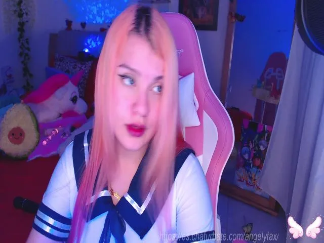 Live sex webcam photo for Angelytaxx #254376071