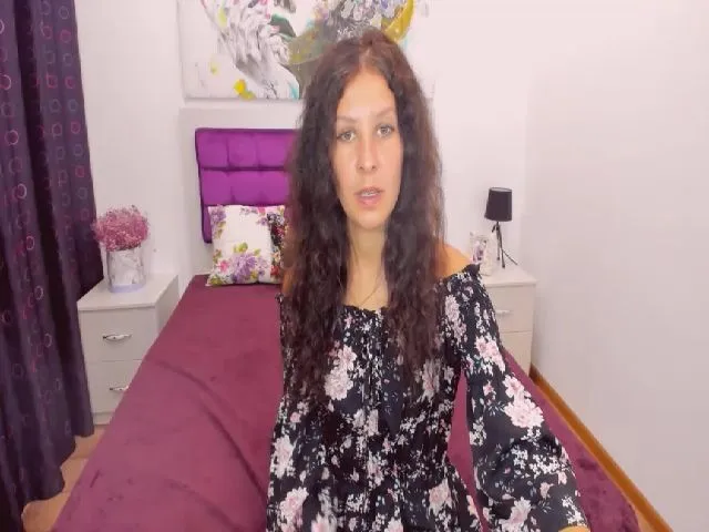 Live sex webcam photo for KarenSilk #262979493