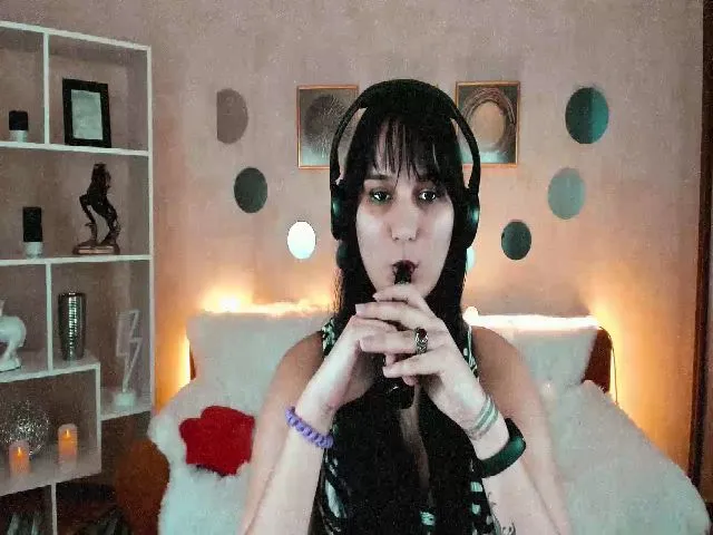 Live sex webcam photo for GraceLuv #253390205