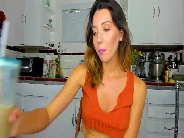 Live sex webcam photo for Casssie #253903412
