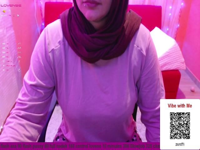 Live sex webcam photo for Sexyalicia4 #264211668