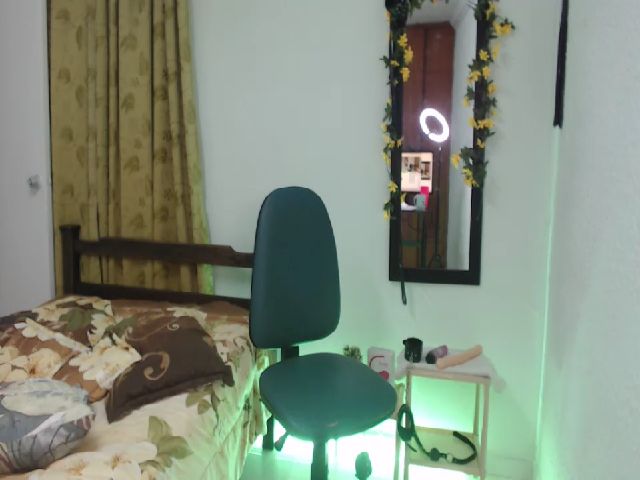 Live sex webcam photo for Queen_cata #261807331