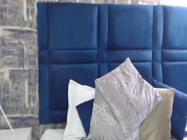 Live sex webcam photo for Lindsayfox #254551179