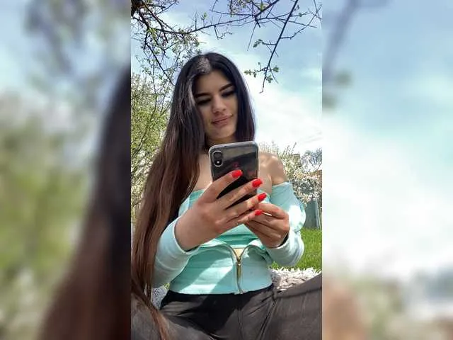 Live sex webcam photo for -MaybeBaby- #241985565