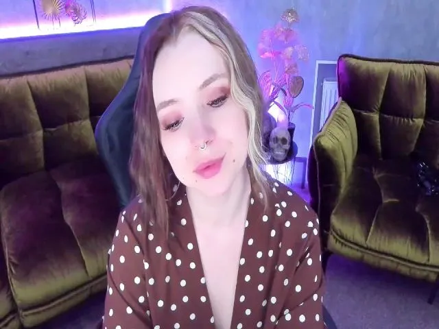 Live sex webcam photo for Helen_Mayer #256444921