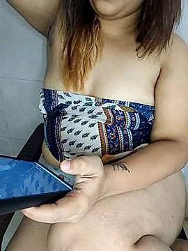 Live sex webcam photo for YOUR_ZOYA_ #242705550