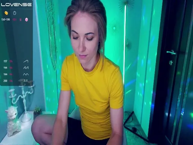 Live sex webcam photo for LilFluffyDuck #262561597