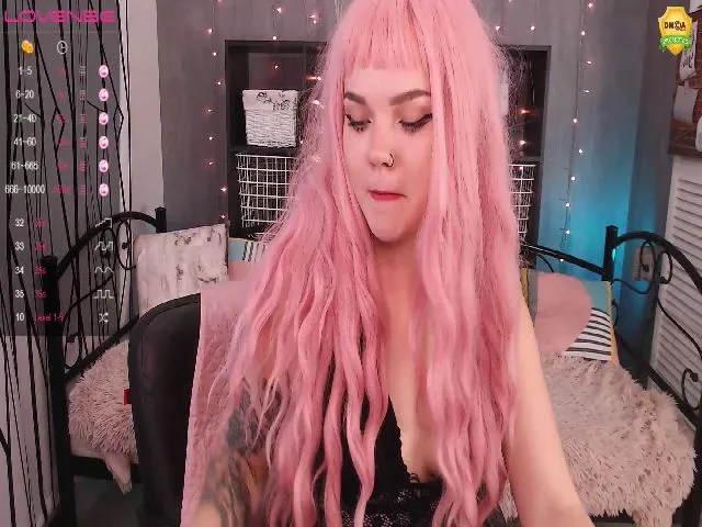 Live sex webcam photo for KerryBlair #260471087