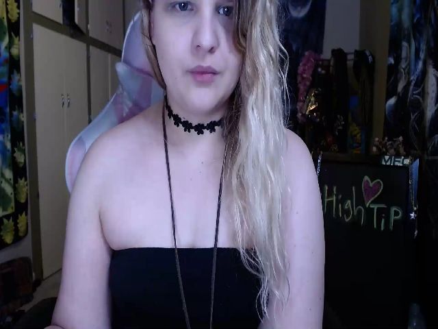 Live sex webcam photo for emilyhaze #264754540