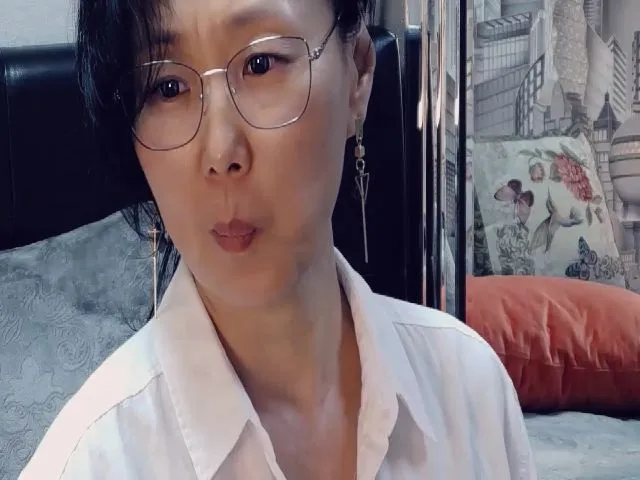 Live sex webcam photo for SandraMia #257495369