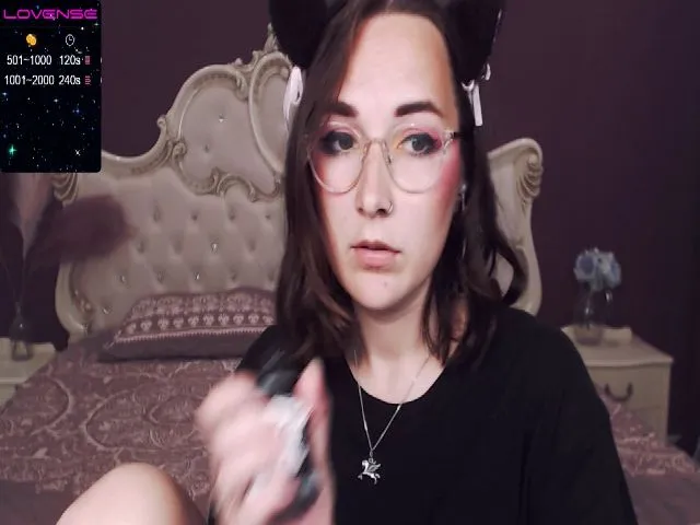 Live sex webcam photo for WinonaCooper #256188390