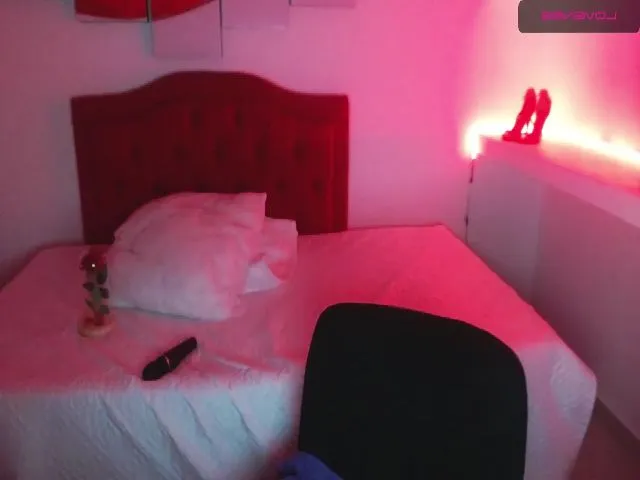 Live sex webcam photo for Darlaa__doll #253322065