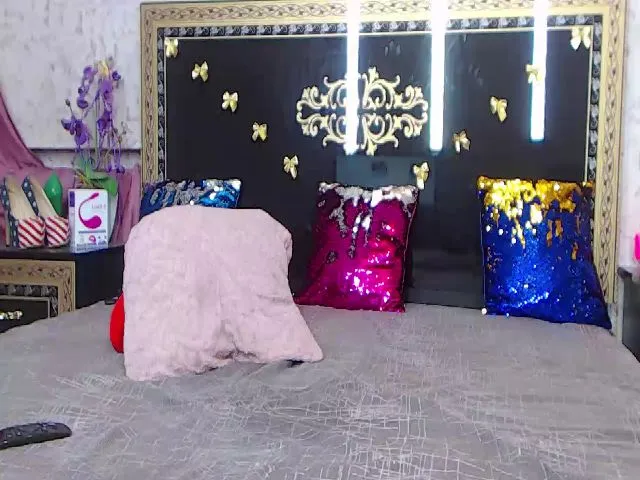 Live sex webcam photo for LyLeonor #259008351