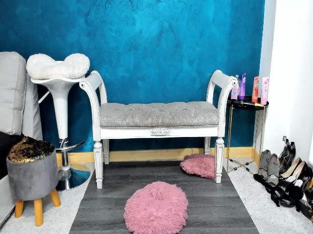 Live sex webcam photo for MayaHelen #264205706