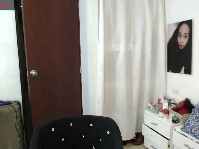 Live sex webcam photo for lylybrow #241770054