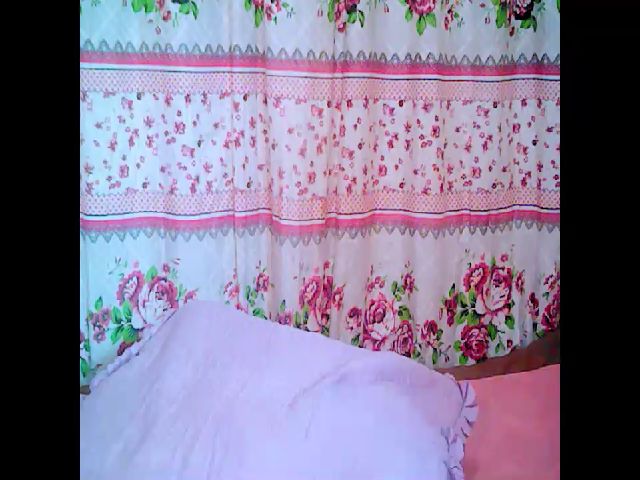 Live sex webcam photo for Indiantopaz69 #260554909