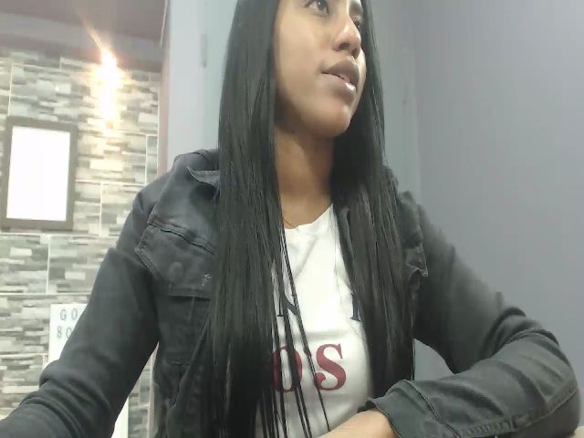 Live sex webcam photo for Saray22xx #252698238