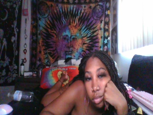 Live sex webcam photo for hennyhoneypot #257906306