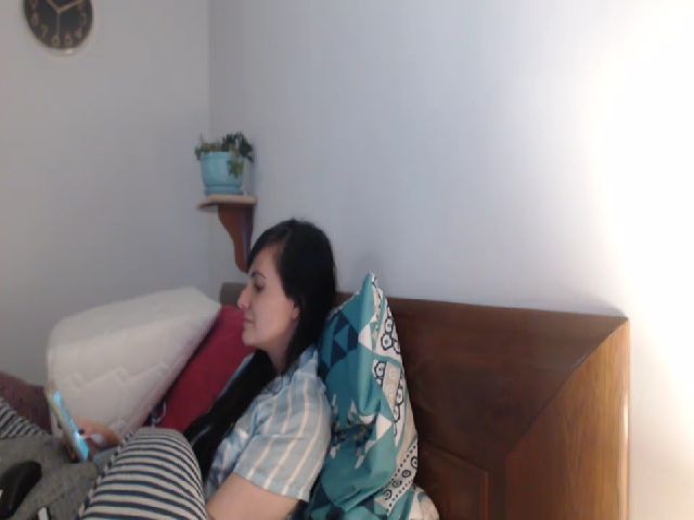 Live sex webcam photo for isabellazee2 #255789870
