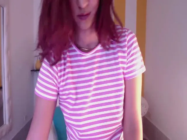 Live sex webcam photo for Julietacollin #255874260