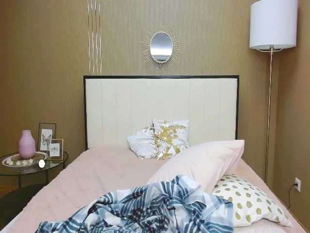 Live sex webcam photo for Elise_sweet #262800709