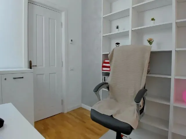 Live sex webcam photo for VanessaCroft #263020214