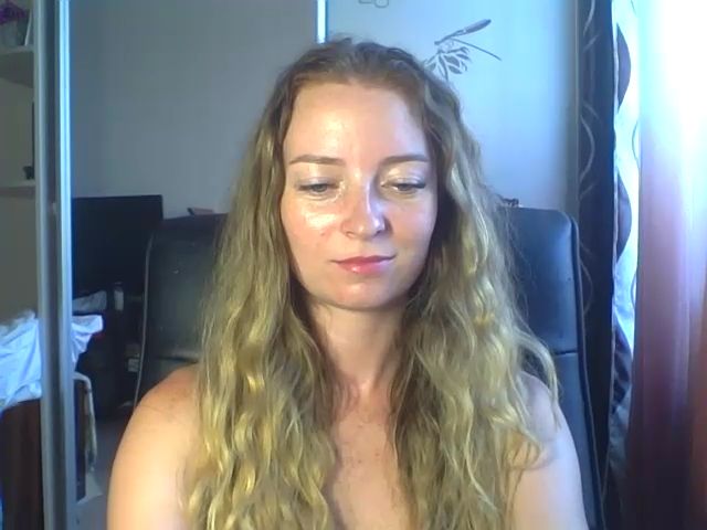 Live sex webcam photo for Milana_Candy #255350469