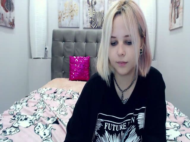 Live sex webcam photo for Helokit #259208329