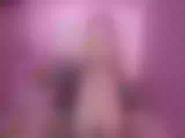 Live sex webcam photo for PtiMermaid #253687410