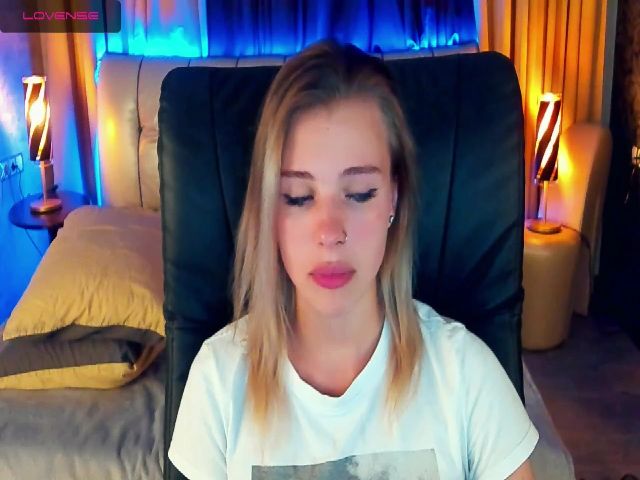 Live sex webcam photo for MariaCharming #262628581